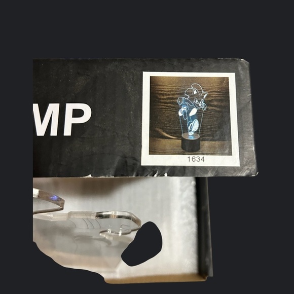 Sonic LED multiple colored Night Light - Picture 3 of 5